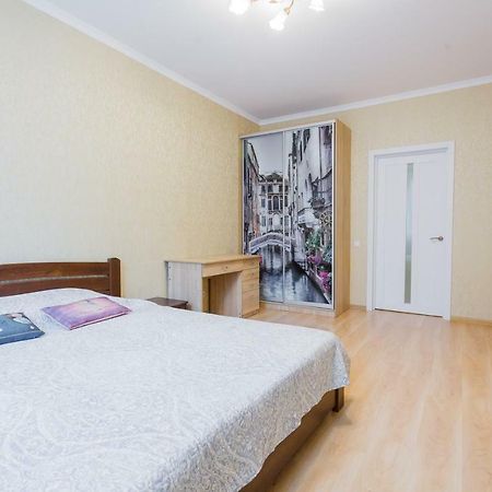 Business Class Apartment At Lomonosova Kiev Luaran gambar